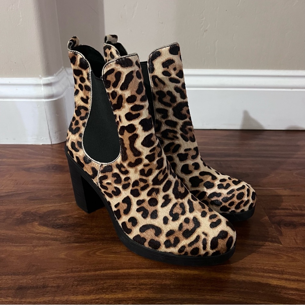 Crown Vintage After Hours Leopard Print Block Heel Chelsea Boots size 8.5